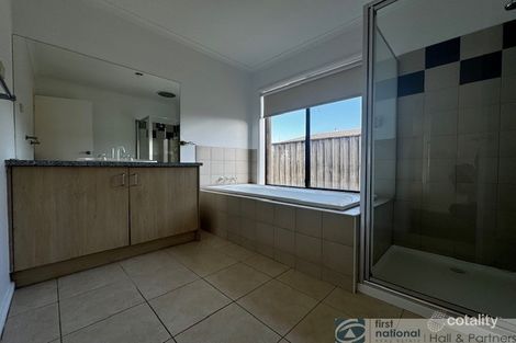 Property photo of 4 Robusta Avenue Cranbourne VIC 3977