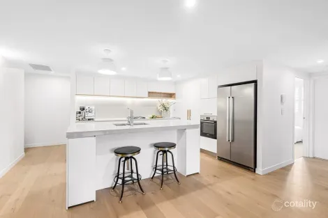 Property photo of 12/10 Bay Terrace Wynnum QLD 4178