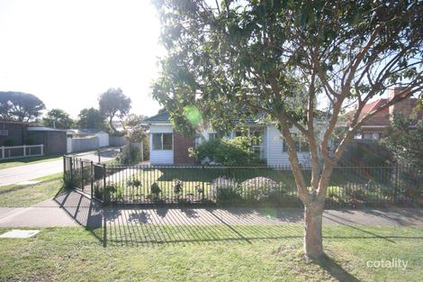 10 Edinburgh Ave, Herne Hill, VIC 3218