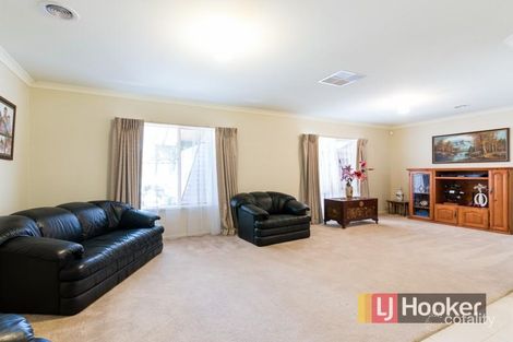 Property photo of 4 Malouf Court Pakenham VIC 3810