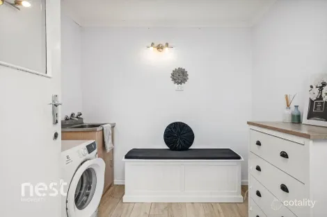 Property photo of 20 Geeves Crescent Midway Point TAS 7171