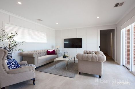 Property photo of 5 Season Grove Keysborough VIC 3173