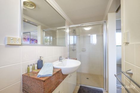 Property photo of 2/15 Eskgrove Street East Brisbane QLD 4169