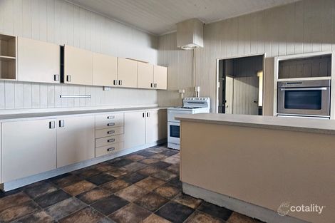 21 Curnow St, Crows Nest, QLD 4355