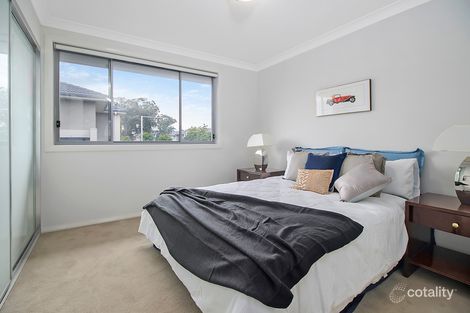 Property photo of 2 Sovereign Circuit Glenfield NSW 2167
