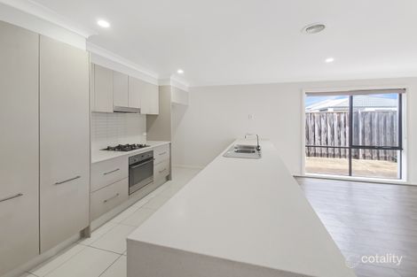 Property photo of 37 Belleville Close Burnside Heights VIC 3023