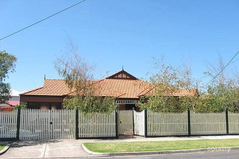 19 Tobruk Cres, Williamstown, VIC 3016