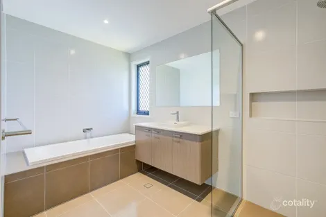 Property photo of 129 Armstrong Road Cannon Hill QLD 4170
