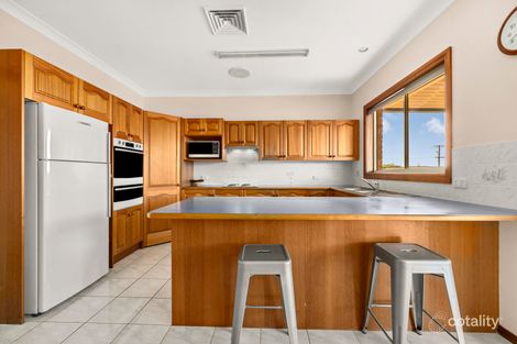 Property photo of 1 Sapphire Close Caves Beach NSW 2281