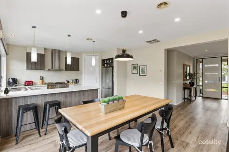 Property photo of 30 Jarrah Drive Alfredton VIC 3350