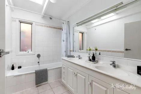 Property photo of 21 Fairview Crescent Diamond Creek VIC 3089