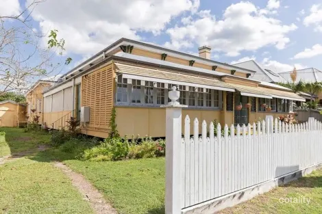 2/20 Park Pde, Shorncliffe, QLD 4017