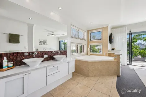 Property photo of 3102 The Boulevarde Carrara QLD 4211