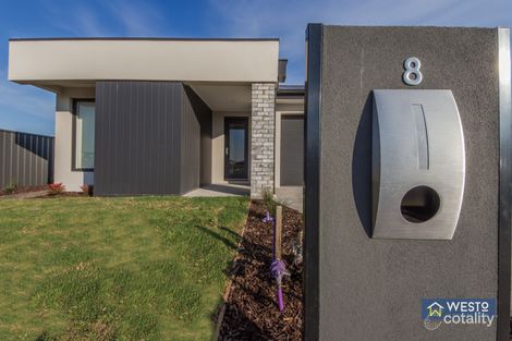 Property photo of 8 Florid Circuit Tarneit VIC 3029