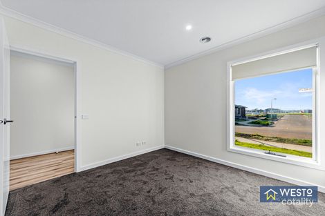Property photo of 8 Florid Circuit Tarneit VIC 3029