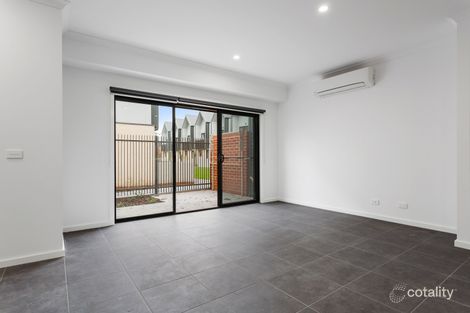 Property photo of 11 Codrus Walk Pakenham VIC 3810