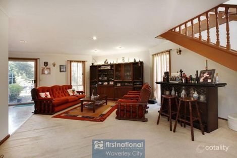 Property photo of 18 Viewbank Road Mount Waverley VIC 3149