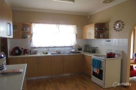 53 Gwendolen Ave, Umina Beach, NSW 2257