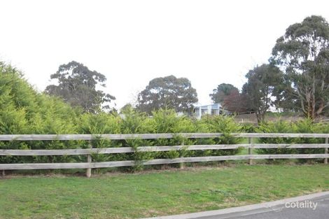 Property photo of 24 Rydaldene Way Berwick VIC 3806