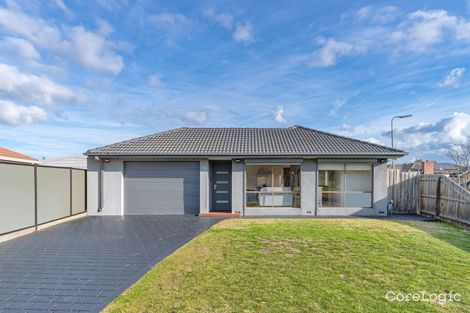 Property photo of 19 Goodenia Close Meadow Heights VIC 3048
