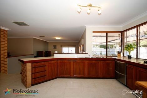 Property photo of 5 Stonecreek Close Thornlie WA 6108