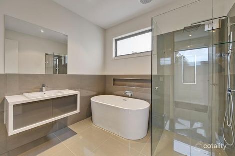 Property photo of 15 Arnold Grove Doncaster VIC 3108