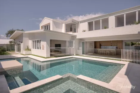 Property photo of 8 Curlew Crescent Burleigh Waters QLD 4220