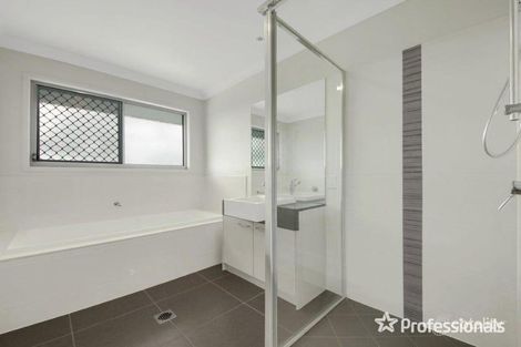 Property photo of 12 Scholes Way Kirkwood QLD 4680