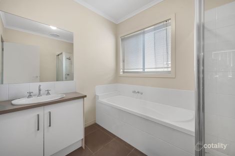 Property photo of 15 Field Street Pakenham VIC 3810