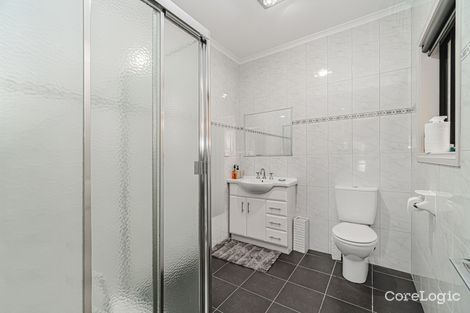 Property photo of 28 Colchester Circuit Roxburgh Park VIC 3064