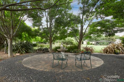 Property photo of 5 Canterbury Close Drouin VIC 3818