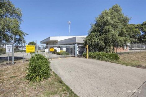 2 Daveyduke Dr, Mitchell Park, VIC 3355