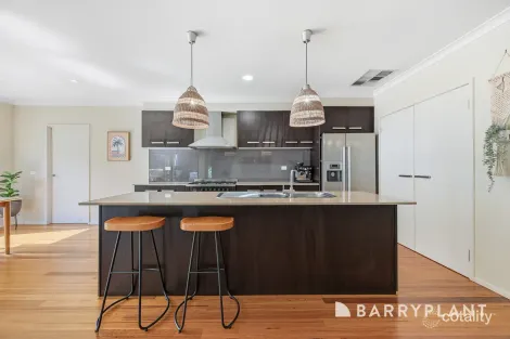 Property photo of 15 Barak Avenue Berwick VIC 3806