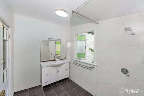 Property photo of 30 Roberts Street Hermit Park QLD 4812