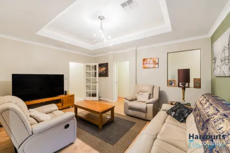 Property photo of 14 Coniston Bend Waikiki WA 6169