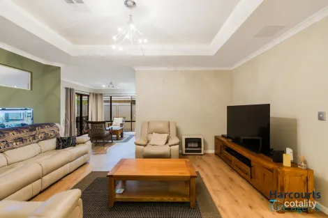 Property photo of 14 Coniston Bend Waikiki WA 6169