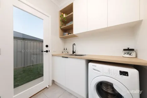 Property photo of 46 Hurley Circuit Baranduda VIC 3691
