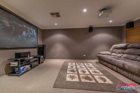 Property photo of 27 Sugarloaf Close Merriwa WA 6030