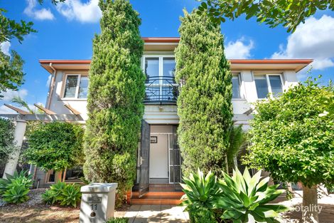 11 Orcades Mews, Port Melbourne, VIC 3207