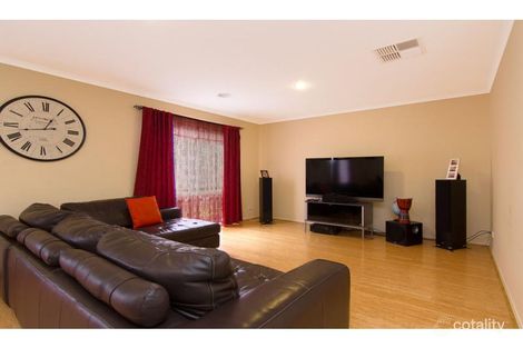 Property photo of 28 Triumph Way Skye VIC 3977