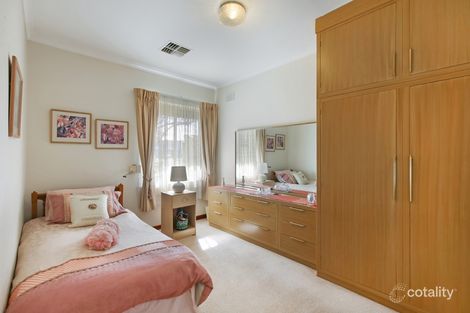 17 Cambridge Ave, West Beach, SA 5024