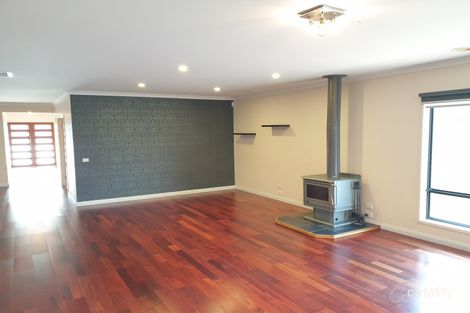 Property photo of 4 Nighthawk Boulevard South Morang VIC 3752