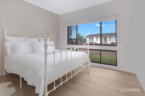 Property photo of 2 Rainbow Parade Peakhurst Heights NSW 2210