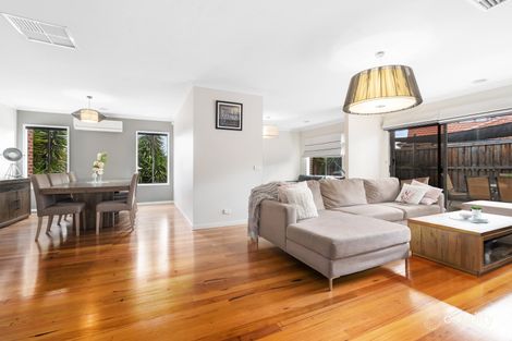 Property photo of 1 Songbird Crescent South Morang VIC 3752
