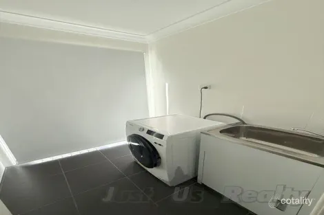 Property photo of 2 Sharp Crescent Branyan QLD 4670