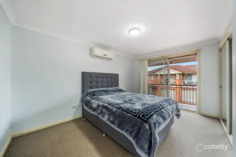 Property photo of 8/9-11 Weir Crescent Lurnea NSW 2170