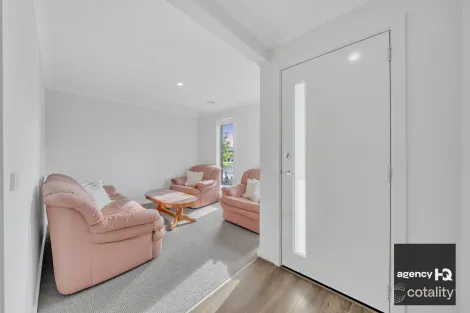 Property photo of 15 Silvereye Street Kurunjang VIC 3337