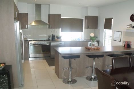 Property photo of 15 Dewdrop Place Ningi QLD 4511