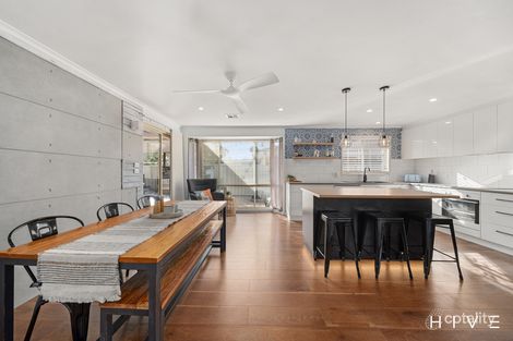 Property photo of 9 Hobday Place Dunlop ACT 2615