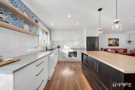 Property photo of 9 Hobday Place Dunlop ACT 2615
